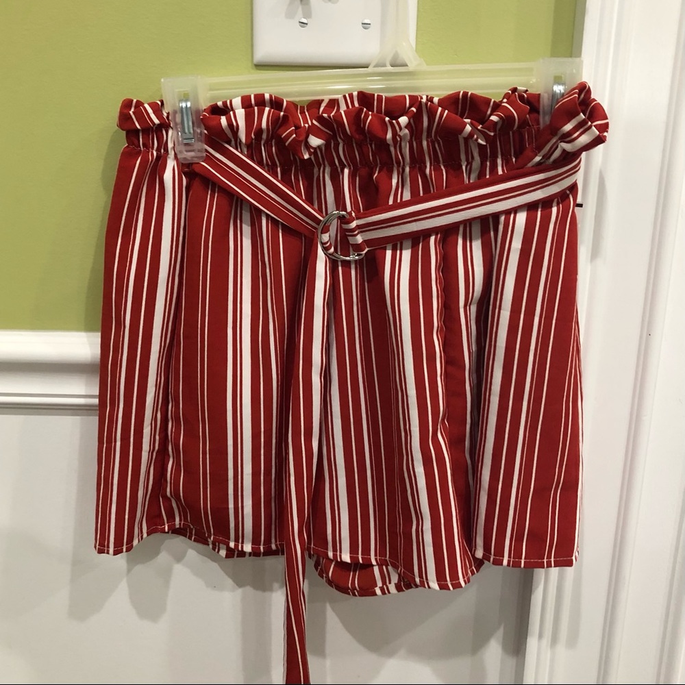 Shorts - Picture 2 of 3